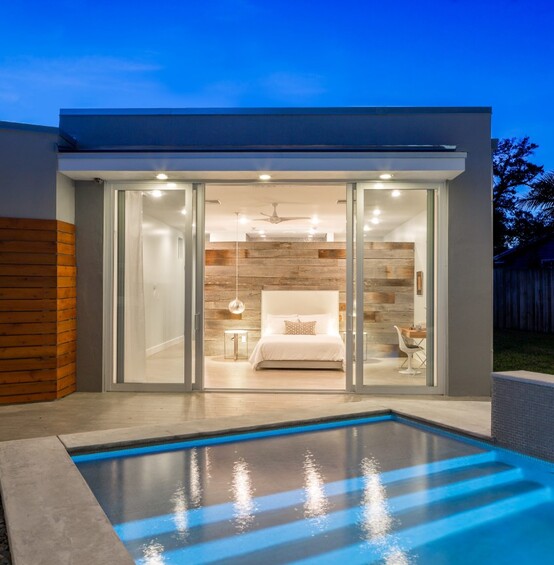 PGT WGA exterior SGD770 center meet