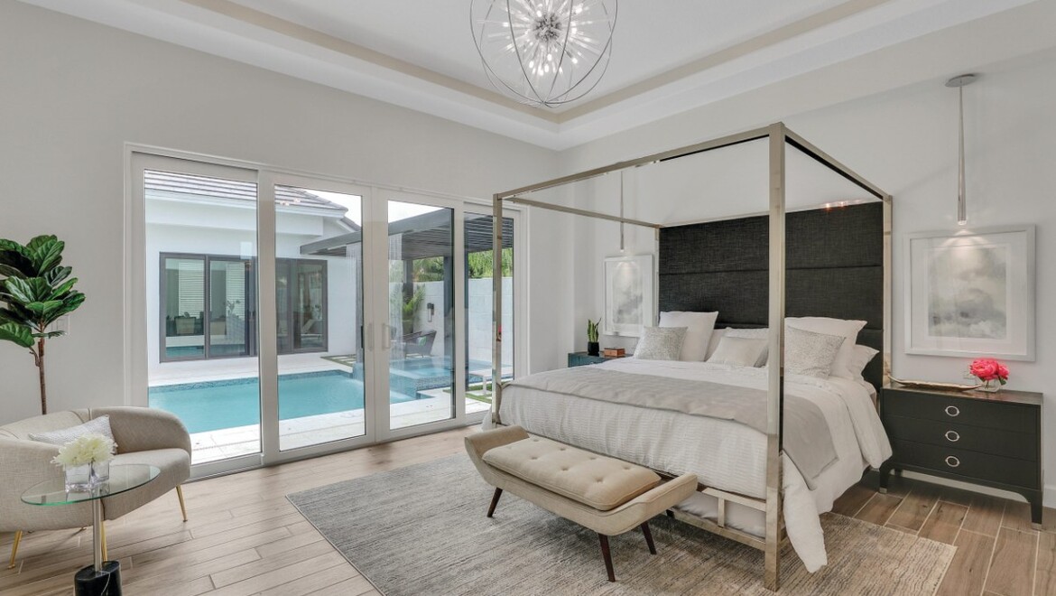 PGT EV ABD HeritageGreen interior bedroom pool SGD5470