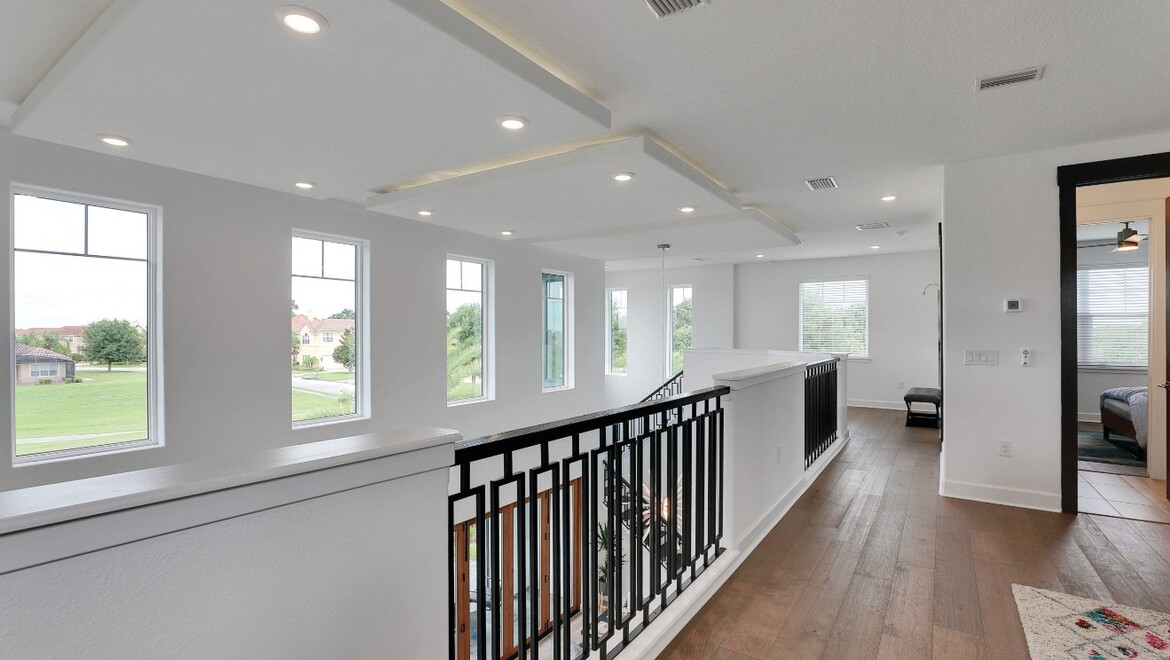 PGT EV ABD HeritageGreen upstairs hall PW5420 SH5400