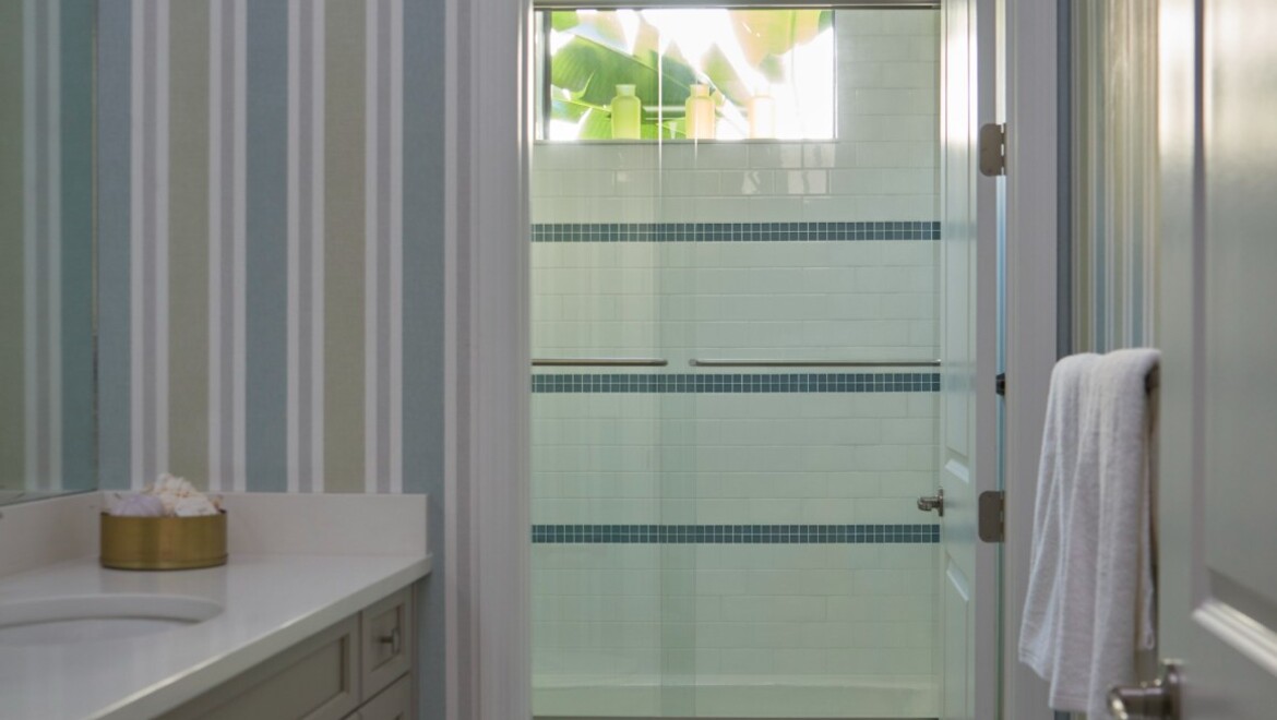 PGT WGA Neal bath PW7720A