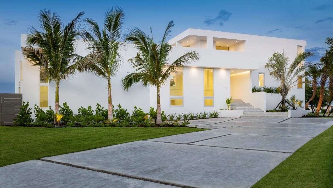 PGT WGA exterior CA740 AW740 PW7720A