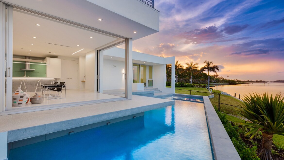 PGT WGA exterior SGD770