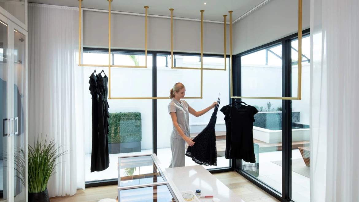 PGT WGV John Cannon lifestyle dressingroom PW5520