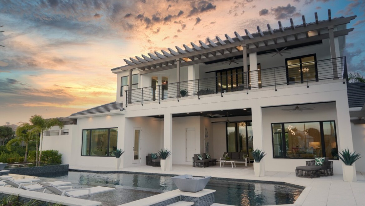 PGT WGV Medallion Regatta exterior rear SGD5570 CA5540 PW5520