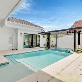 PGT EV ABD HeritageGreen exterior pool 3 SGD5470