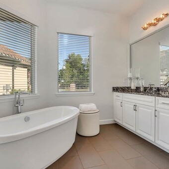 PGT EV ABD Toscana bath 1 PW5420