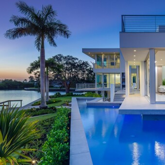 PGT WGA exterior SGD770 04