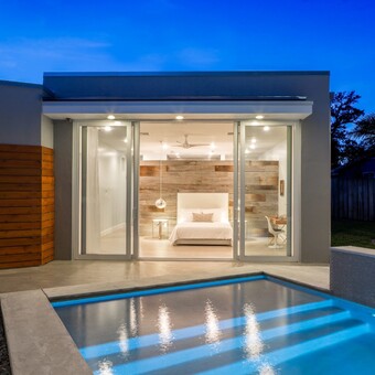 PGT WGA exterior SGD770 center meet