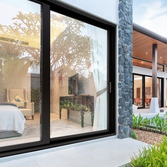 PGT WGV Shadowlight SGD5570 PW5520 Black