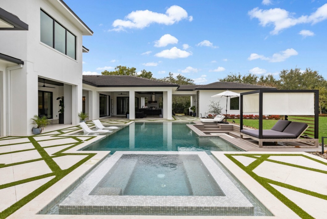 PGT CVM Element Builders 8 exterior SGD670 CA640 HR7610A PW7620