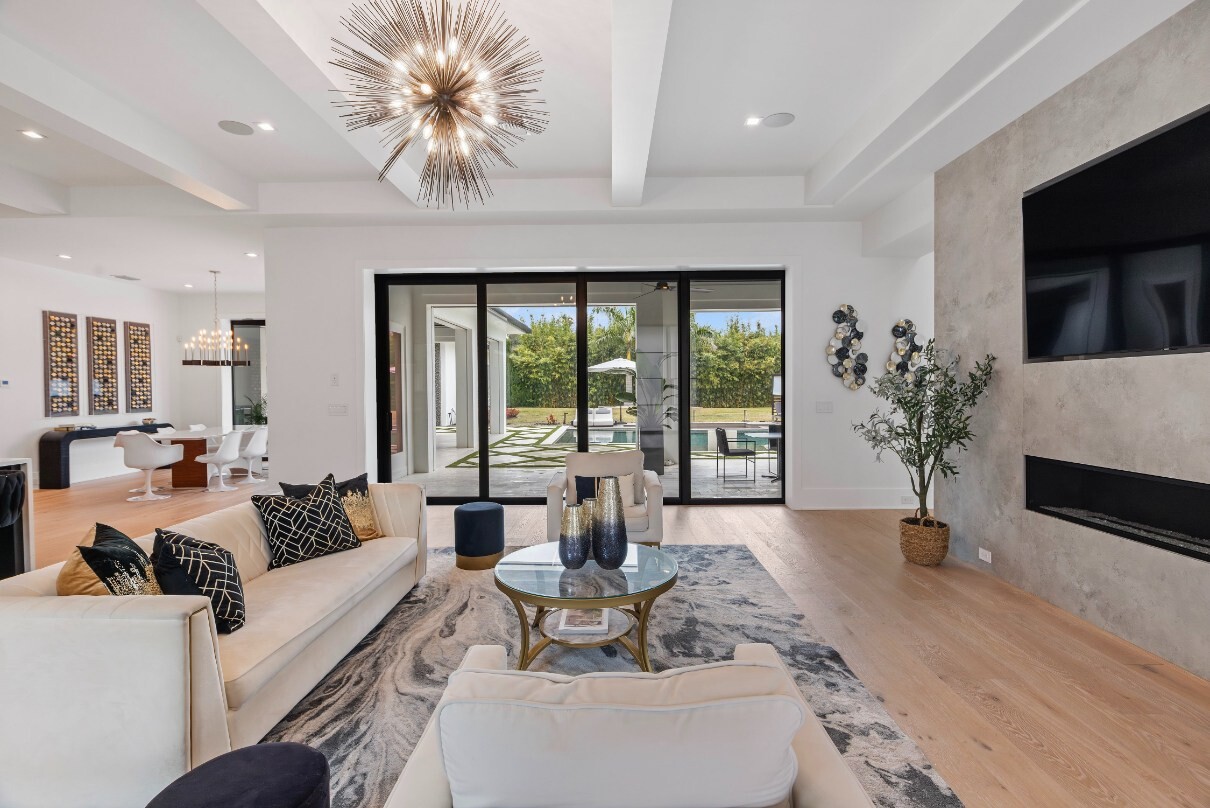 PGT CVM Element Builders interior SGD670 3