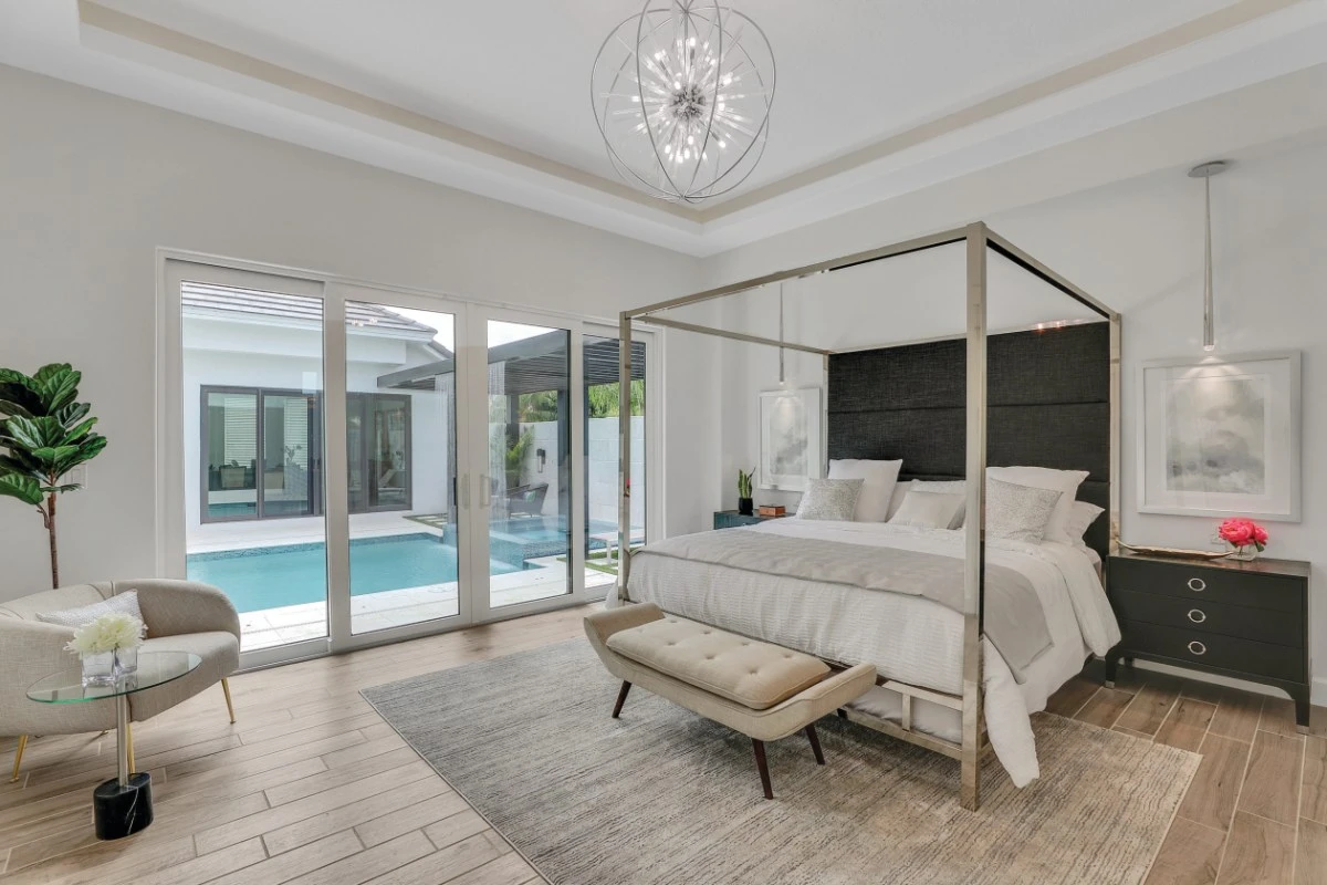 PGT EV ABD HeritageGreen interior bedroom pool SGD5470