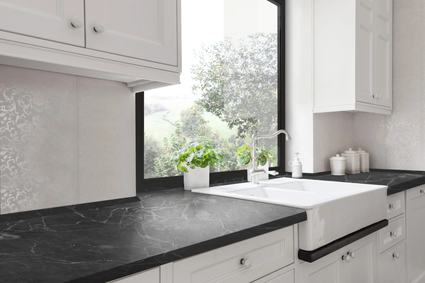 PGT EV kitchen PW5420 Black